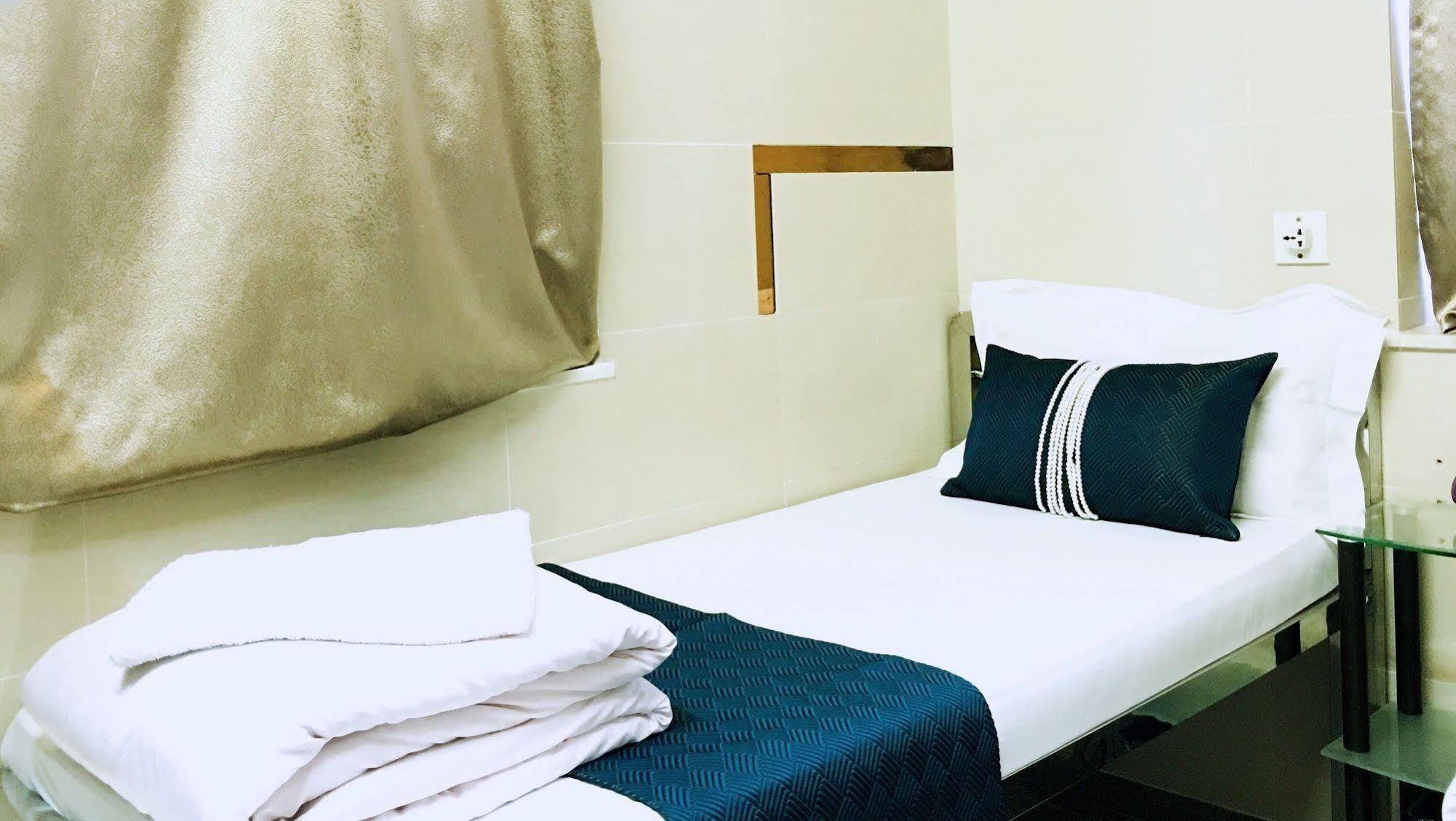 Osaka Hostel Хонконг Екстериор снимка
