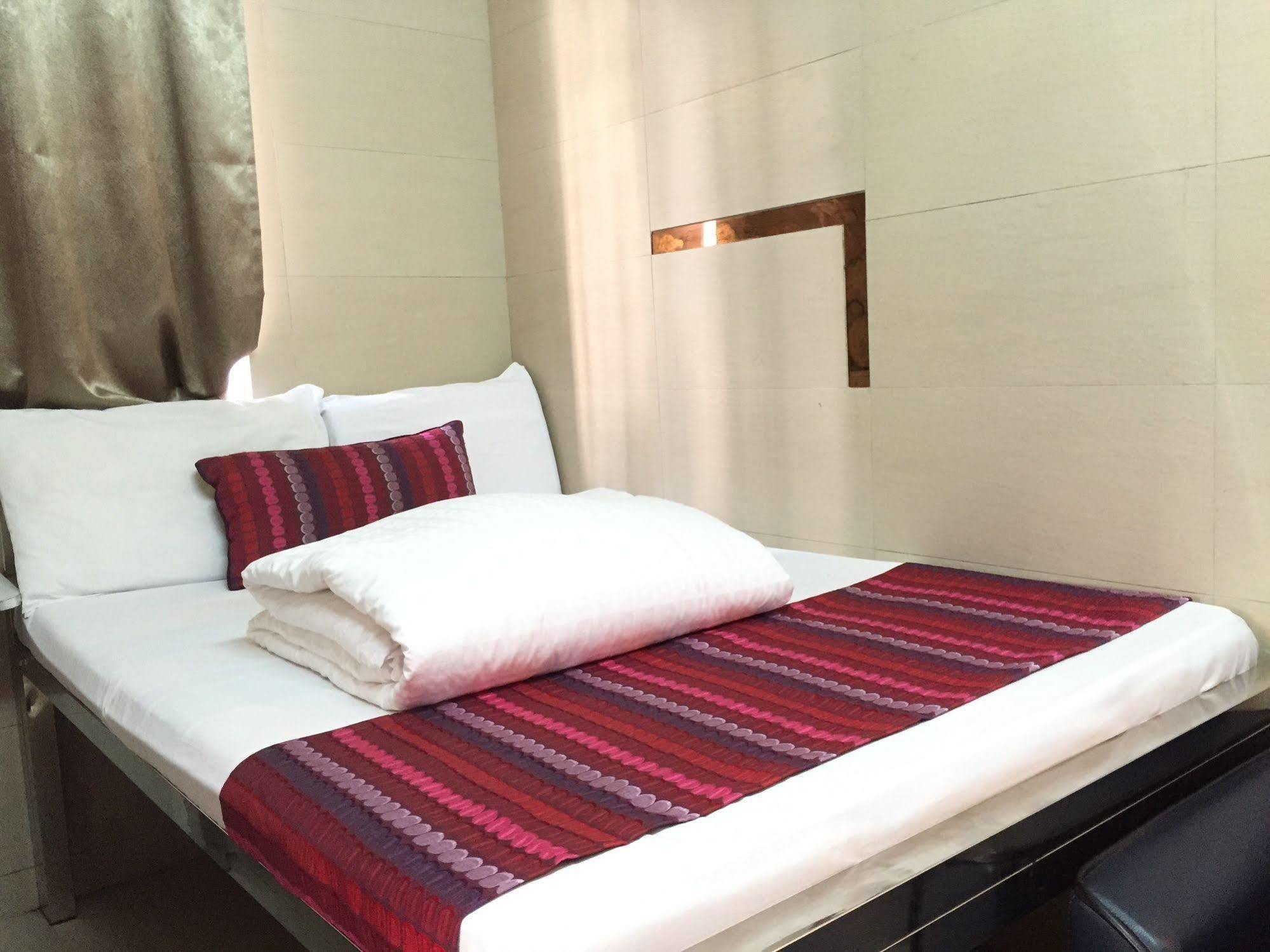 Osaka Hostel Хонконг Екстериор снимка
