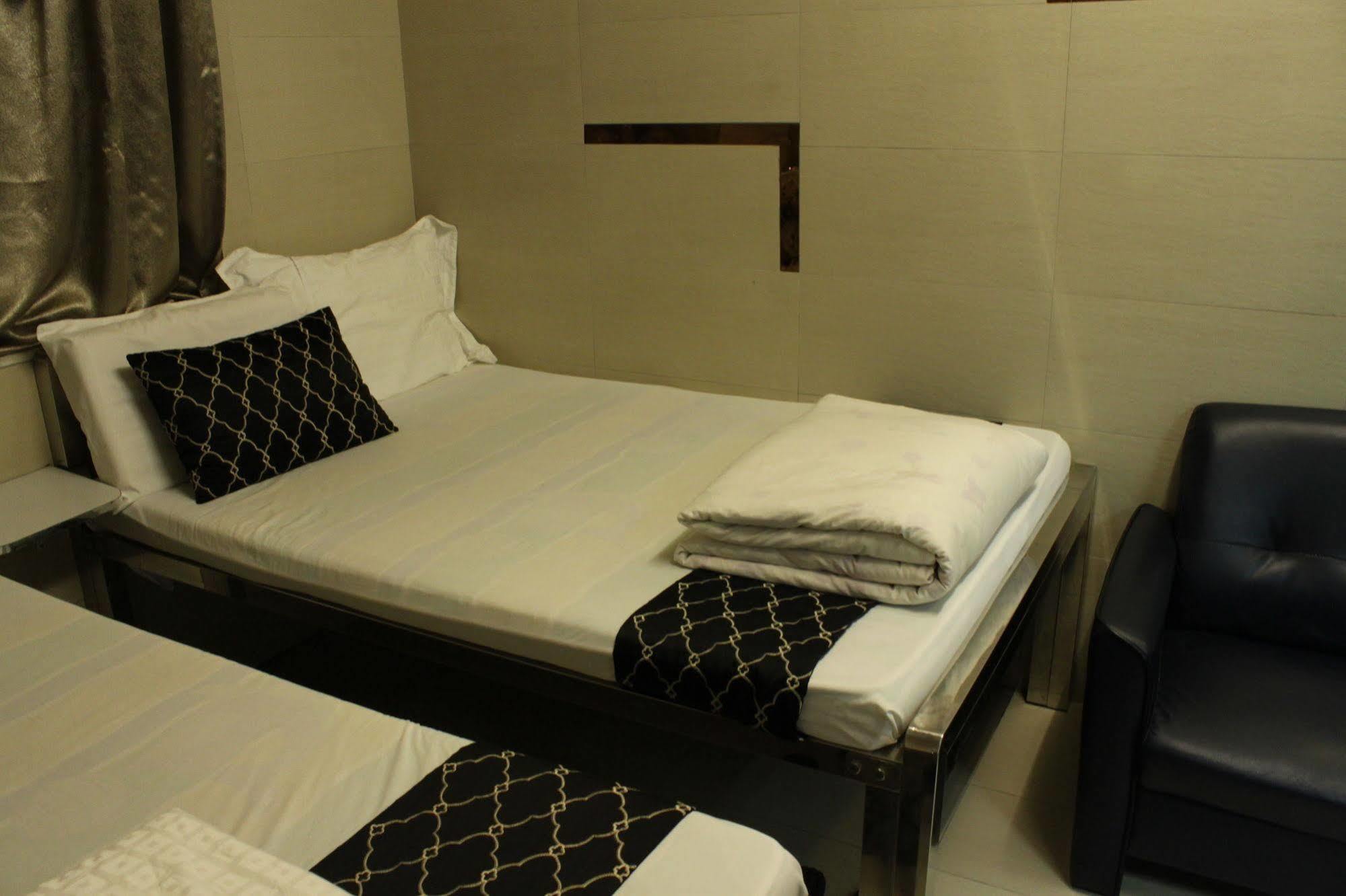 Osaka Hostel Хонконг Екстериор снимка