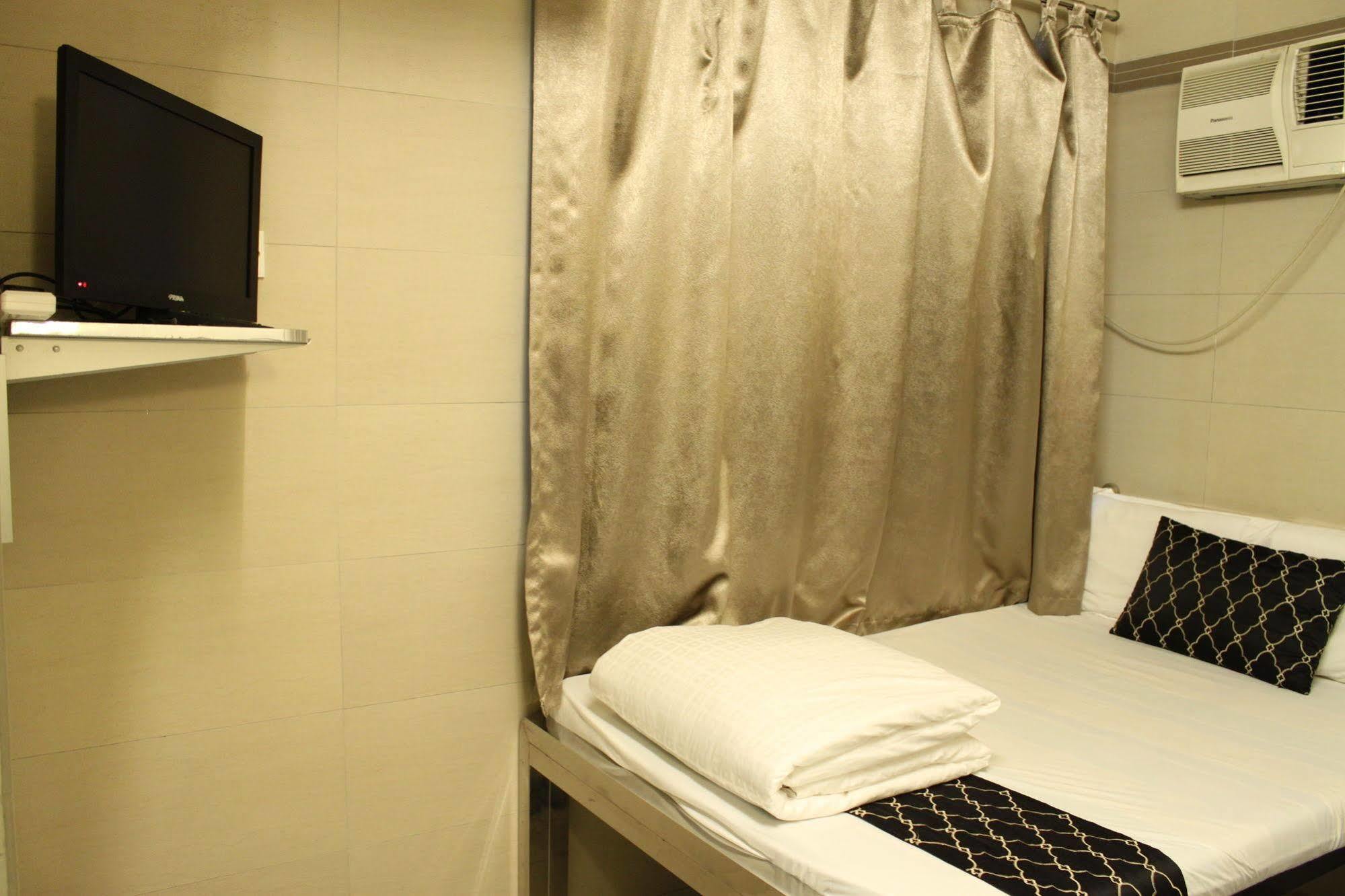 Osaka Hostel Хонконг Екстериор снимка