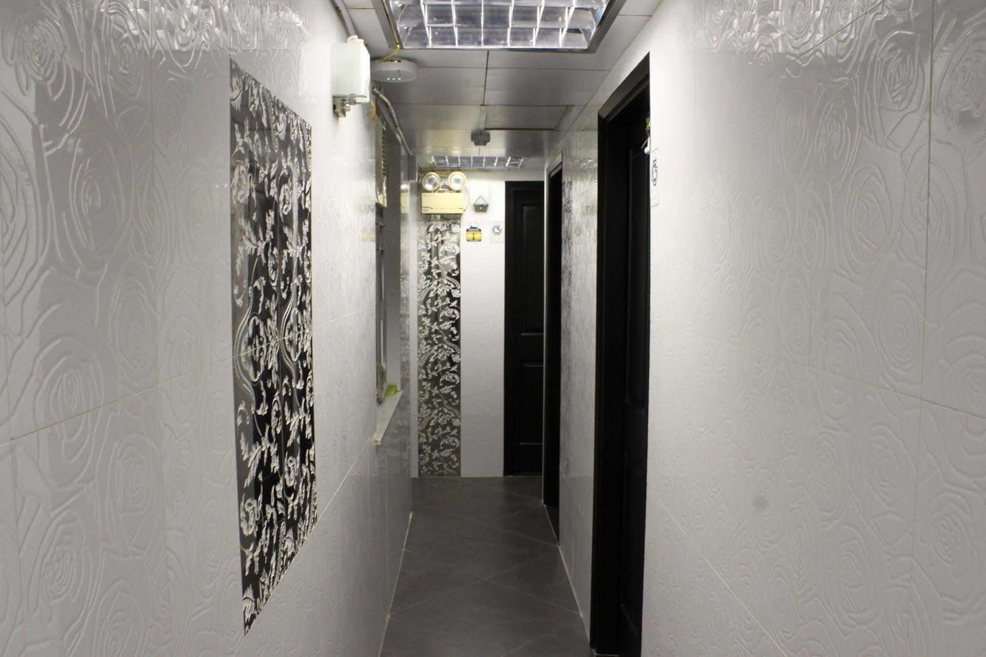 Osaka Hostel Хонконг Екстериор снимка
