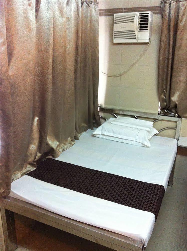 Osaka Hostel Хонконг Екстериор снимка